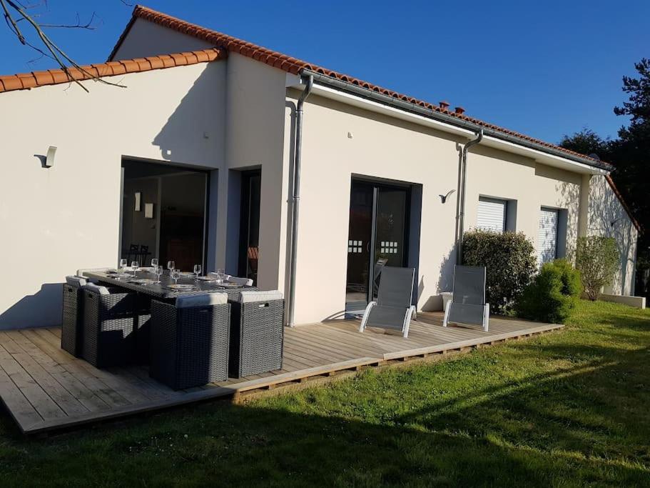9 Pers 160 M² +Jardin- 10Mn Nantes -30Mn Mer Bouguenais Exterior foto