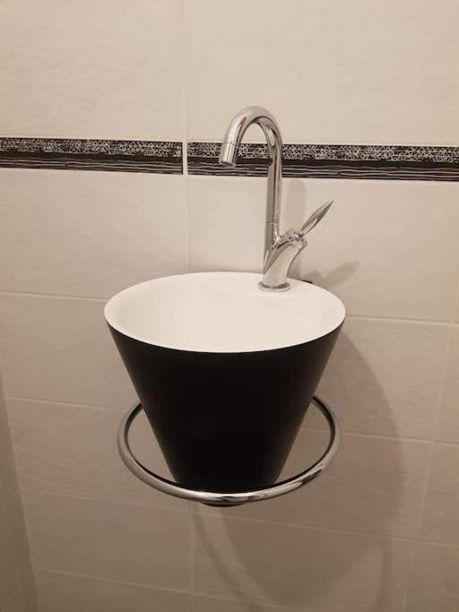 9 Pers 160 M² +Jardin- 10Mn Nantes -30Mn Mer Bouguenais Exterior foto